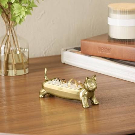 UM Ali Cat Ring Holder Brass
